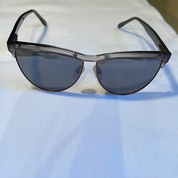PRISM LONDON BROOKLYN Sunglasses…Never Worn NIB with Case and Dust Cover Brooklyn | Sunglasses | Black Metal – PRISM LONDON main image 4